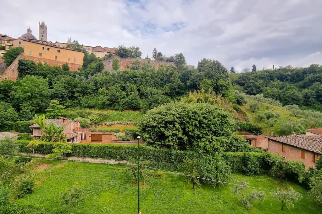 Casa Duccio Alle Mura Della Citta Siena Esterno foto